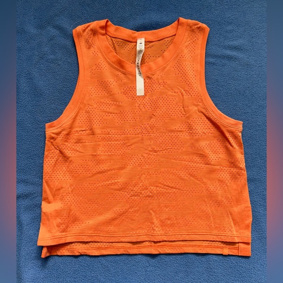 Lululemon crop tank - Picture 1 of 2